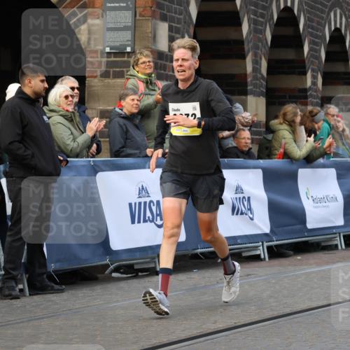 05.10.2025 - 20. swb-Marathon Bremen Strokosch-Dieckow http://msf.ph/oto/9267581 05.10.2025 11:09:05 Ziel 9632, 9798, 9815, 10315, 10458, 10784, 11379, 11437 meine-sportfotos.de