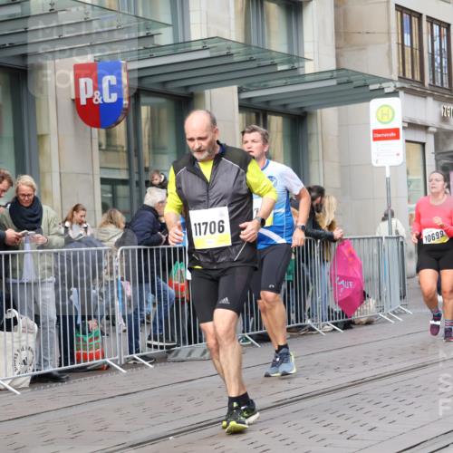 05.10.2025 - 20. swb-Marathon Bremen Strokosch-Dieckow http://msf.ph/oto/9267583 05.10.2025 11:06:12 Ziel 9178, 9205, 9357, 9619, 9764, 9998, 10239, 10498, 10611, 10640, 10699, 10732, 10912, 11027, 11143, 11195, 11233, 11270, 11324, 11365, 11485, 11565, 11605, 11706, 11721, 11746, 11747, 9178, 9205, 9357, 9619, 9764, 9998, 10239, 10498, 10611, 10640, 10699, 10732, 10912, 11027, 11143, 11195, 11270, 11324, 11365, 11565, 11605 meine-sportfotos.de