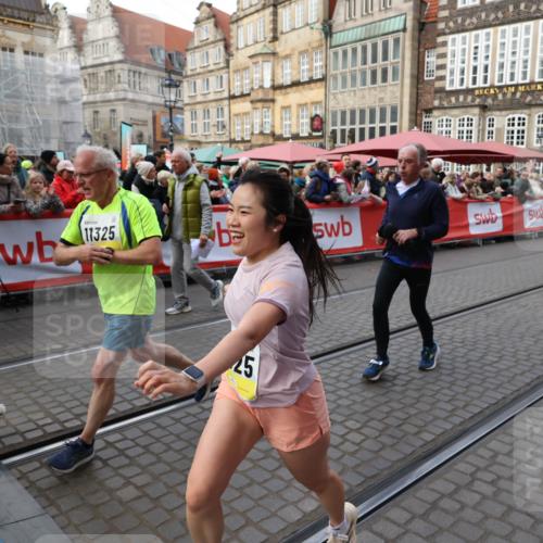 05.10.2025 - 20. swb-Marathon Bremen Yannick Fuchs http://msf.ph/oto/9267591 05.10.2025 10:52:05 Ziel 9683, 10380, 10581, 10625, 10817, 11080, 11136, 11325, 11394 meine-sportfotos.de