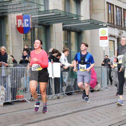 05.10.2025 - 20. swb-Marathon Bremen Strokosch-Dieckow http://msf.ph/oto/9267637 05.10.2025 11:06:14 Ziel 9178, 9357, 9619, 9764, 9998, 10239, 10498, 10611, 10640, 10699, 10732, 10747, 10748, 10912, 10937, 11027, 11143, 11195, 11233, 11270, 11324, 11365, 11485, 11565, 11605, 11706, 11721, 11746, 11747, 9178, 9357, 9619, 9764, 9998, 10239, 10498, 10611, 10640, 10699, 10732, 10747, 10748, 10912, 10937, 11027, 11143, 11195, 11270, 11324, 11365, 11565, 11605 meine-sportfotos.de