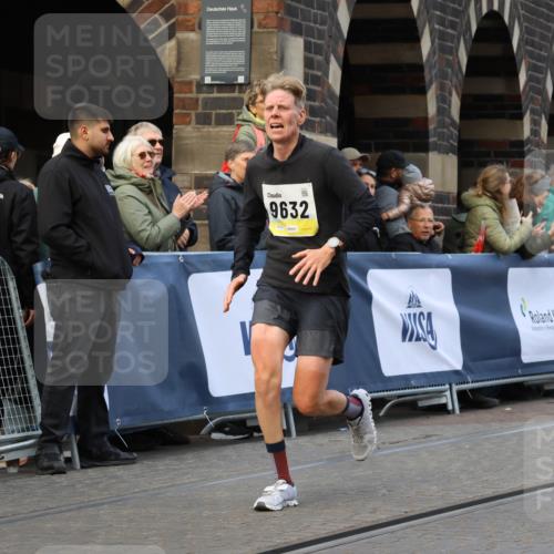 05.10.2025 - 20. swb-Marathon Bremen Strokosch-Dieckow http://msf.ph/oto/9267653 05.10.2025 11:09:05 Ziel 9632, 9798, 9815, 10315, 10458, 10784, 11379, 11437 meine-sportfotos.de