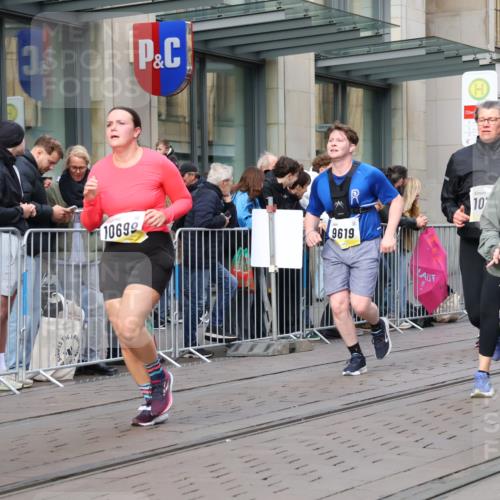 05.10.2025 - 20. swb-Marathon Bremen Strokosch-Dieckow http://msf.ph/oto/9267655 05.10.2025 11:06:15 Ziel 9178, 9357, 9619, 9764, 9998, 10001, 10239, 10498, 10611, 10640, 10699, 10732, 10747, 10748, 10912, 10937, 11027, 11143, 11195, 11233, 11270, 11324, 11365, 11485, 11565, 11605, 11706, 11721, 11746, 11747, 9178, 9357, 9619, 9764, 9998, 10001, 10239, 10498, 10611, 10640, 10699, 10732, 10747, 10748, 10912, 10937, 11027, 11143, 11195, 11270, 11324, 11365, 11565, 11605 meine-sportfotos.de