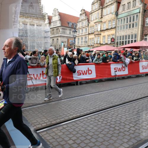05.10.2025 - 20. swb-Marathon Bremen Yannick Fuchs http://msf.ph/oto/9267657 05.10.2025 10:52:06 Ziel 9683, 10380, 10581, 10625, 10817, 11080, 11136, 11273, 11325, 11394 meine-sportfotos.de