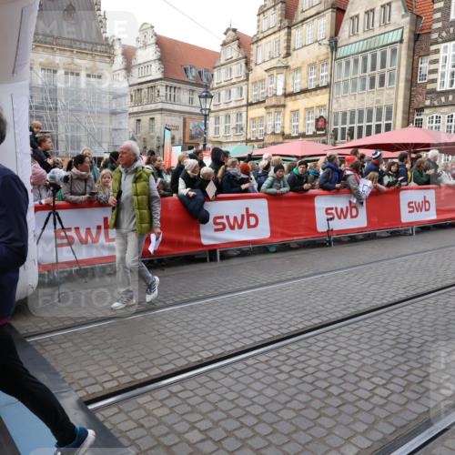 05.10.2025 - 20. swb-Marathon Bremen Yannick Fuchs http://msf.ph/oto/9267669 05.10.2025 10:52:06 Ziel 9683, 10380, 10581, 10625, 10817, 11080, 11136, 11273, 11325, 11394 meine-sportfotos.de