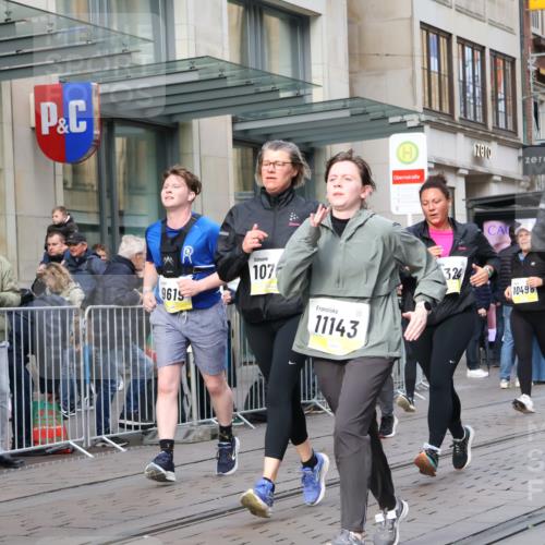 05.10.2025 - 20. swb-Marathon Bremen Strokosch-Dieckow http://msf.ph/oto/9267671 05.10.2025 11:06:15 Ziel 9178, 9357, 9619, 9764, 9998, 10001, 10239, 10498, 10611, 10640, 10699, 10732, 10747, 10748, 10912, 10937, 11027, 11143, 11195, 11233, 11270, 11324, 11365, 11485, 11565, 11605, 11706, 11721, 11746, 11747, 9178, 9357, 9619, 9764, 9998, 10001, 10239, 10498, 10611, 10640, 10699, 10732, 10747, 10748, 10912, 10937, 11027, 11143, 11195, 11270, 11324, 11365, 11565, 11605 meine-sportfotos.de