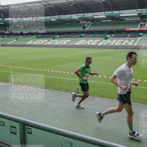 05.10.2025 - 20. swb-Marathon Bremen Michael Burmester http://msf.ph/oto/9267680 05.10.2025 12:33:09 Laufen im Stadion 121, 218, 363, 369, 650, 664, 746, 850, 908, 1372, 1494, 1617, 1889, 1913, 1928, 2000, 2033, 2267, 2682, 4251, 6957, 7259, 8582, 569, 1093, 1665 meine-sportfotos.de