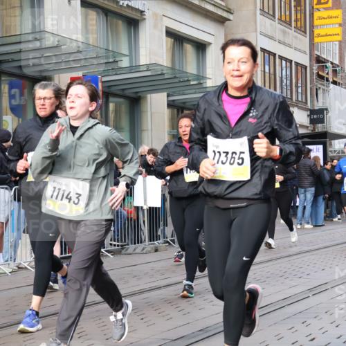 05.10.2025 - 20. swb-Marathon Bremen Strokosch-Dieckow http://msf.ph/oto/9267695 05.10.2025 11:06:16 Ziel 9178, 9357, 9619, 9764, 9998, 10001, 10148, 10168, 10239, 10498, 10611, 10640, 10699, 10732, 10747, 10748, 10912, 10937, 11027, 11143, 11195, 11270, 11324, 11365, 11485, 11565, 11605, 11706, 11721, 11746, 11747, 9178, 9357, 9619, 9764, 9998, 10001, 10148, 10168, 10239, 10498, 10611, 10640, 10699, 10732, 10747, 10748, 10912, 10937, 11027, 11143, 11195, 11270, 11324, 11365, 11565, 11605 meine-sportfotos.de