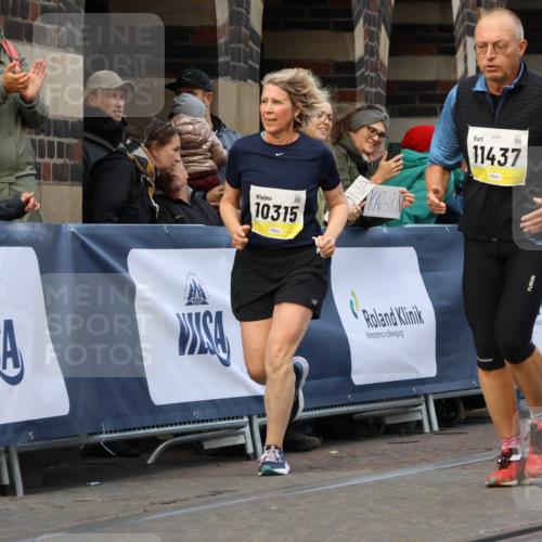 05.10.2025 - 20. swb-Marathon Bremen Strokosch-Dieckow http://msf.ph/oto/9267711 05.10.2025 11:09:08 Ziel 9632, 9798, 9815, 10315, 10784, 11379, 11437, 11674 meine-sportfotos.de