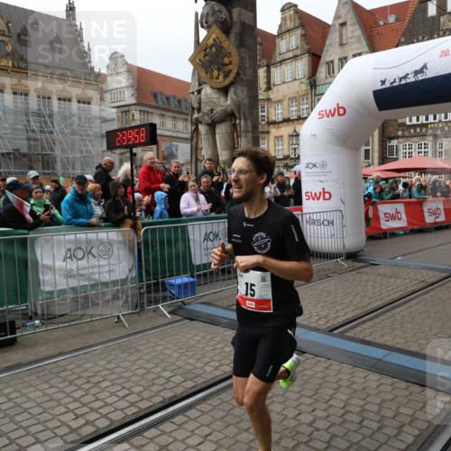 05.10.2025 - 20. swb-Marathon Bremen Yannick Fuchs http://msf.ph/oto/9267729 05.10.2025 12:10:48 Ziel 15 meine-sportfotos.de