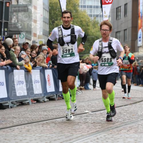 05.10.2025 - 20. swb-Marathon Bremen Strokosch-Dieckow http://msf.ph/oto/9267734 05.10.2025 12:59:52 Ziel 37, 40, 377, 1476, 5287, 5988, 8351 meine-sportfotos.de
