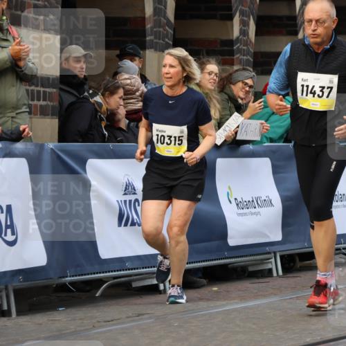 05.10.2025 - 20. swb-Marathon Bremen Strokosch-Dieckow http://msf.ph/oto/9267741 05.10.2025 11:09:08 Ziel 9632, 9798, 9815, 10315, 10784, 11379, 11437, 11674 meine-sportfotos.de