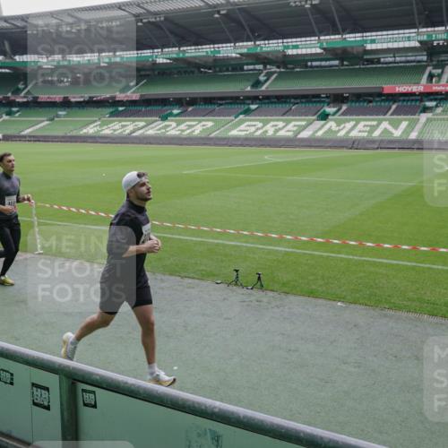 05.10.2025 - 20. swb-Marathon Bremen Michael Burmester http://msf.ph/oto/9267749 05.10.2025 12:33:18 Laufen im Stadion 121, 218, 307, 363, 369, 474, 650, 746, 850, 900, 1070, 1360, 1372, 1494, 1617, 1889, 1913, 1928, 2000, 2033, 2267, 2682, 4251, 6957, 7259, 8582, 650, 664, 908 meine-sportfotos.de