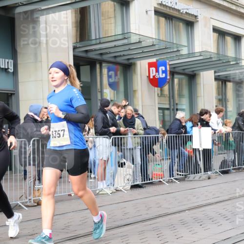 05.10.2025 - 20. swb-Marathon Bremen Strokosch-Dieckow http://msf.ph/oto/9267751 05.10.2025 11:06:20 Ziel 8574, 9178, 9321, 9357, 9605, 9619, 9764, 9826, 9942, 9998, 10001, 10148, 10168, 10239, 10498, 10580, 10699, 10732, 10747, 10748, 10912, 10937, 11027, 11143, 11270, 11324, 11355, 11365, 11389, 11414, 11497, 11565, 11605, 11706, 11721, 11746, 11747, 8574, 9178, 9321, 9357, 9605, 9619, 9764, 9826, 9942, 9998, 10001, 10148, 10168, 10239, 10498, 10580, 10699, 10732, 10747, 10748, 10912, 10937, 11027, 11143, 11270, 11324, 11355, 11365, 11389, 11414, 11497, 11565, 11605 meine-sportfotos.de