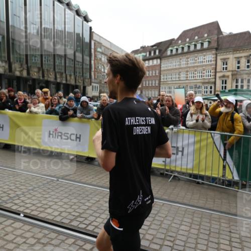 05.10.2025 - 20. swb-Marathon Bremen Yannick Fuchs http://msf.ph/oto/9267764 05.10.2025 12:10:49 Ziel 15 meine-sportfotos.de