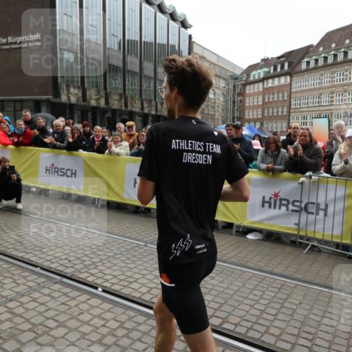 05.10.2025 - 20. swb-Marathon Bremen Yannick Fuchs http://msf.ph/oto/9267782 05.10.2025 12:10:49 Ziel 15 meine-sportfotos.de
