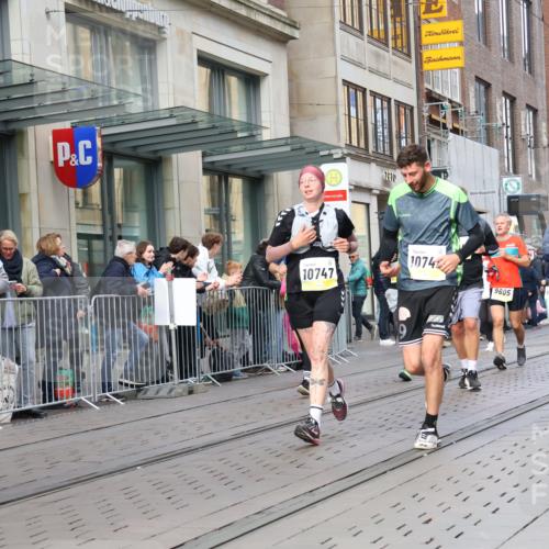 05.10.2025 - 20. swb-Marathon Bremen Strokosch-Dieckow http://msf.ph/oto/9267797 05.10.2025 11:06:22 Ziel 8574, 9178, 9321, 9357, 9605, 9619, 9826, 9942, 9976, 10001, 10148, 10168, 10239, 10498, 10580, 10699, 10732, 10747, 10748, 10912, 10937, 11027, 11143, 11270, 11324, 11355, 11365, 11389, 11414, 11497, 11565, 11605, 11706, 11721, 11746, 11747, 8574, 9178, 9321, 9357, 9605, 9619, 9826, 9942, 9976, 10001, 10148, 10168, 10239, 10498, 10580, 10699, 10732, 10747, 10748, 10912, 10937, 11027, 11143, 11270, 11324, 11355, 11365, 11389, 11414, 11497, 11565, 11605 meine-sportfotos.de