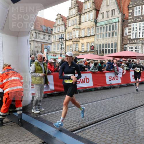 05.10.2025 - 20. swb-Marathon Bremen Yannick Fuchs http://msf.ph/oto/9267873 05.10.2025 10:52:15 Ziel 9196, 9226, 9852, 9939, 10240, 10438, 10668, 10727, 10977, 11273, 11641 meine-sportfotos.de