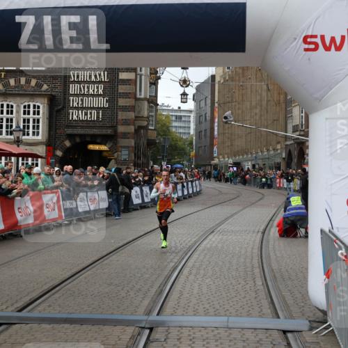 05.10.2025 - 20. swb-Marathon Bremen Yannick Fuchs http://msf.ph/oto/9267884 05.10.2025 12:12:28 Ziel 49 meine-sportfotos.de