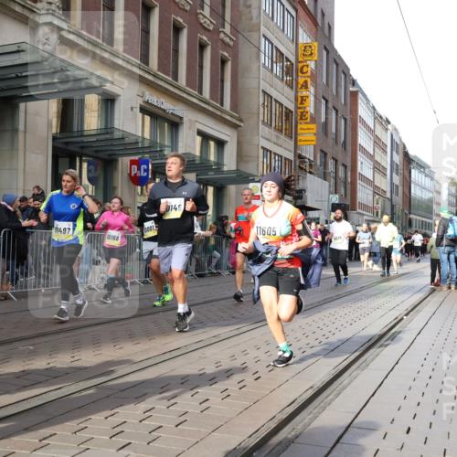 05.10.2025 - 20. swb-Marathon Bremen Strokosch-Dieckow http://msf.ph/oto/9267889 05.10.2025 11:06:25 Ziel 8574, 9178, 9321, 9357, 9605, 9619, 9826, 9942, 9976, 10001, 10148, 10168, 10239, 10498, 10580, 10699, 10747, 10748, 10937, 11027, 11324, 11355, 11389, 11414, 11497, 11565, 11605, 11622, 11706, 11721, 11746, 11747, 8574, 9178, 9321, 9357, 9605, 9619, 9826, 9942, 9976, 10001, 10148, 10168, 10239, 10498, 10580, 10699, 10747, 10748, 10937, 11027, 11324, 11355, 11389, 11414, 11497, 11565, 11605, 11622 meine-sportfotos.de