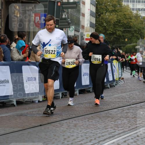 05.10.2025 - 20. swb-Marathon Bremen Strokosch-Dieckow http://msf.ph/oto/9267941 05.10.2025 11:09:12 Ziel 9798, 9815, 10295, 10315, 10522, 10784, 11056, 11379, 11437, 11530, 11674 meine-sportfotos.de