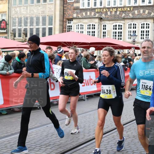 05.10.2025 - 20. swb-Marathon Bremen Yannick Fuchs http://msf.ph/oto/9267969 05.10.2025 10:52:17 Ziel 9196, 9226, 9852, 9939, 10240, 10438, 10668, 10727, 10977, 11641 meine-sportfotos.de