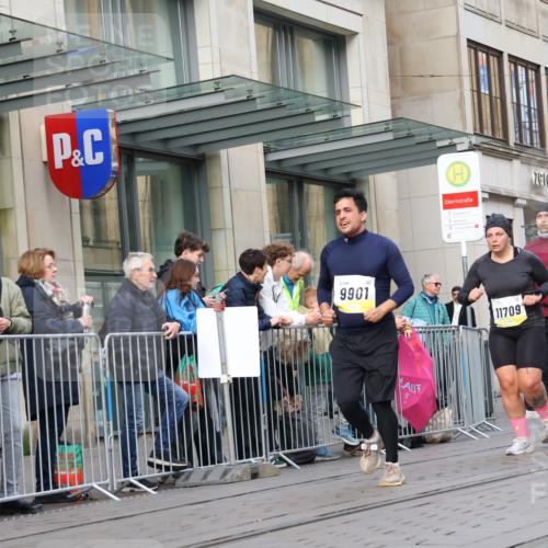 05.10.2025 - 20. swb-Marathon Bremen Strokosch-Dieckow http://msf.ph/oto/9267975 05.10.2025 11:06:38 Ziel 8574, 9321, 9491, 9605, 9826, 9890, 9901, 9942, 9976, 10001, 10148, 10168, 10193, 10371, 10396, 10580, 10747, 10748, 10788, 10937, 10991, 11131, 11355, 11389, 11414, 11497, 11622, 11709, 8574, 9321, 9491, 9605, 9826, 9890, 9901, 9942, 9976, 10001, 10148, 10168, 10193, 10371, 10396, 10580, 10747, 10748, 10788, 10937, 10991, 11131, 11355, 11389, 11414, 11497, 11622, 11709 meine-sportfotos.de