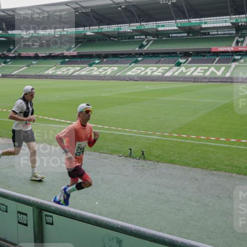 05.10.2025 - 20. swb-Marathon Bremen Michael Burmester http://msf.ph/oto/9267984 05.10.2025 12:33:45 Laufen im Stadion 121, 218, 307, 363, 474, 838, 900, 993, 1070, 1338, 1360, 1372, 1617, 1889, 1913, 2000, 2267, 3552, 4251, 5640, 6957, 6984, 7259, 7442, 8550, 8582, 9046, 369, 746, 850, 1494, 1928, 2033, 2682 meine-sportfotos.de