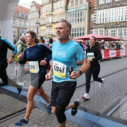 05.10.2025 - 20. swb-Marathon Bremen Yannick Fuchs http://msf.ph/oto/9268020 05.10.2025 10:52:18 Ziel 9196, 9226, 9852, 9939, 10038, 10240, 10438, 10668, 10727, 10942, 10977, 11641 meine-sportfotos.de