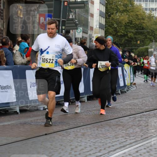 05.10.2025 - 20. swb-Marathon Bremen Strokosch-Dieckow http://msf.ph/oto/9268027 05.10.2025 11:09:12 Ziel 9798, 9815, 10295, 10315, 10522, 10784, 11056, 11379, 11437, 11530, 11674 meine-sportfotos.de