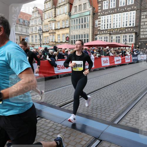 05.10.2025 - 20. swb-Marathon Bremen Yannick Fuchs http://msf.ph/oto/9268039 05.10.2025 10:52:18 Ziel 9196, 9226, 9852, 9939, 10038, 10240, 10438, 10668, 10727, 10942, 10977, 11641 meine-sportfotos.de