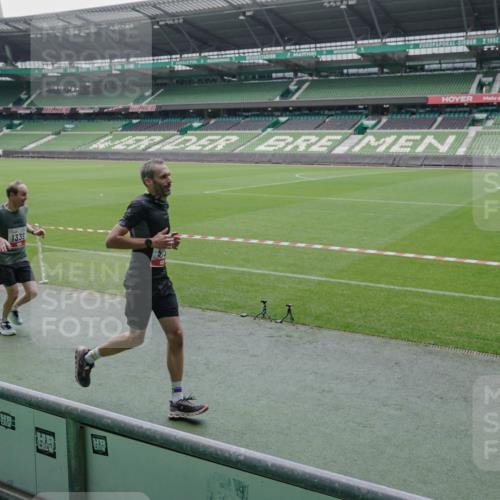 05.10.2025 - 20. swb-Marathon Bremen Michael Burmester http://msf.ph/oto/9268072 05.10.2025 12:33:59 Laufen im Stadion 307, 363, 474, 838, 900, 993, 1034, 1070, 1338, 1339, 1360, 1372, 1444, 1889, 2000, 3552, 5640, 6984, 7259, 7442, 8550, 9046, 121, 218, 369, 850, 1617, 1913, 2267, 4251, 6957, 8582 meine-sportfotos.de