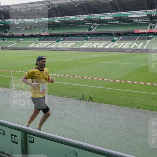 05.10.2025 - 20. swb-Marathon Bremen Michael Burmester http://msf.ph/oto/9268105 05.10.2025 12:34:09 Laufen im Stadion 307, 474, 838, 900, 993, 1034, 1070, 1338, 1339, 1360, 1372, 1444, 2151, 3552, 5640, 6984, 7259, 7442, 8550, 9046, 121, 218, 363, 1372, 1617, 1889, 1913, 2000, 2267, 4251, 6957, 7259, 8582 meine-sportfotos.de