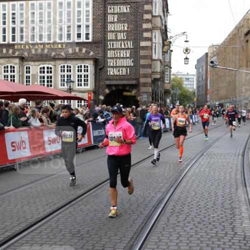 05.10.2025 - 20. swb-Marathon Bremen Yannick Fuchs http://msf.ph/oto/9268106 05.10.2025 10:52:20 Ziel 9196, 9226, 9852, 10038, 10240, 10438, 10668, 10727, 10900, 10942, 11458, 11641 meine-sportfotos.de