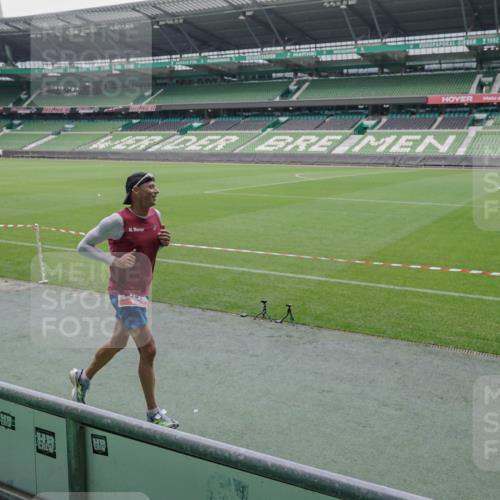 05.10.2025 - 20. swb-Marathon Bremen Michael Burmester http://msf.ph/oto/9268154 05.10.2025 12:34:24 Laufen im Stadion 838, 870, 925, 993, 1034, 1221, 1338, 1339, 1444, 2151, 3552, 5608, 5640, 6927, 6984, 7442, 8550, 9046, 307, 363, 474, 900, 1070, 1360, 1372, 7259 meine-sportfotos.de