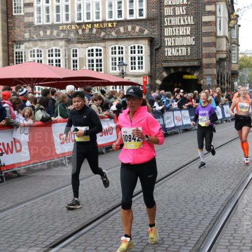 05.10.2025 - 20. swb-Marathon Bremen Yannick Fuchs http://msf.ph/oto/9268157 05.10.2025 10:52:20 Ziel 9196, 9226, 9852, 10038, 10240, 10438, 10668, 10727, 10900, 10942, 11458, 11641 meine-sportfotos.de
