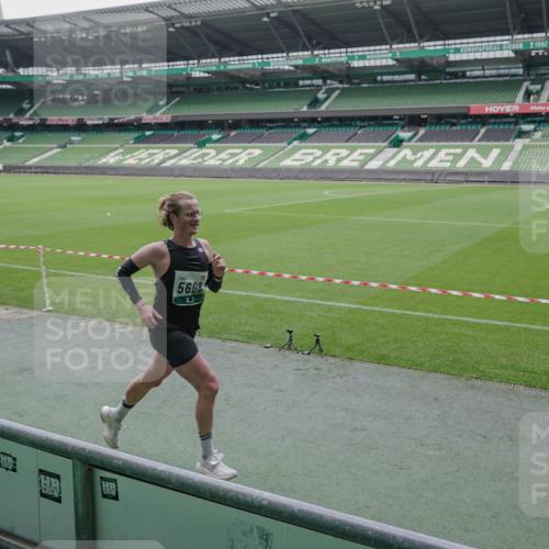 05.10.2025 - 20. swb-Marathon Bremen Michael Burmester http://msf.ph/oto/9268192 05.10.2025 12:34:30 Laufen im Stadion 328, 838, 870, 925, 993, 1034, 1221, 1338, 1339, 1444, 2151, 3552, 5608, 5640, 6927, 6984, 7442, 307, 474, 900, 1070, 1360, 5640, 8550, 9046 meine-sportfotos.de