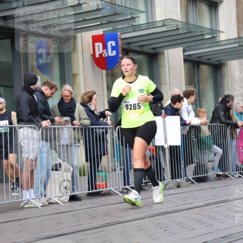 05.10.2025 - 20. swb-Marathon Bremen Strokosch-Dieckow http://msf.ph/oto/9268202 05.10.2025 11:06:50 Ziel 9180, 9217, 9265, 9334, 9491, 9628, 9702, 9757, 9877, 9890, 9901, 10193, 10286, 10330, 10332, 10371, 10396, 10582, 10632, 10788, 10824, 10836, 10902, 10991, 11131, 11258, 11329, 11477, 11622, 11709, 9180, 9217, 9265, 9334, 9491, 9628, 9702, 9757, 9877, 9890, 9901, 10193, 10286, 10330, 10332, 10371, 10396, 10582, 10632, 10788, 10824, 10836, 10902, 10991, 11131, 11622, 11709 meine-sportfotos.de