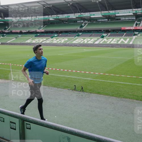 05.10.2025 - 20. swb-Marathon Bremen Michael Burmester http://msf.ph/oto/9268216 05.10.2025 12:34:34 Laufen im Stadion 328, 838, 870, 925, 993, 1034, 1221, 1338, 1339, 1444, 2151, 3552, 5608, 6927, 6984, 7442, 474, 838, 900, 1360, 5640, 8550, 9046 meine-sportfotos.de