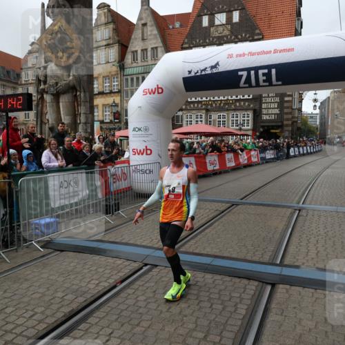 05.10.2025 - 20. swb-Marathon Bremen Yannick Fuchs http://msf.ph/oto/9268222 05.10.2025 12:12:32 Ziel 49 meine-sportfotos.de