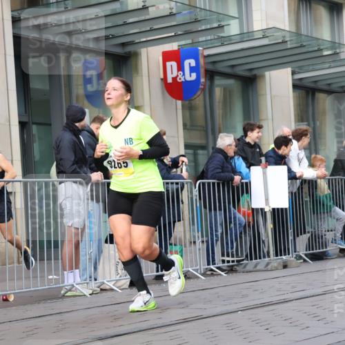 05.10.2025 - 20. swb-Marathon Bremen Strokosch-Dieckow http://msf.ph/oto/9268233 05.10.2025 11:06:50 Ziel 9180, 9217, 9265, 9334, 9491, 9628, 9702, 9757, 9877, 9890, 9901, 10193, 10286, 10330, 10332, 10371, 10396, 10582, 10632, 10788, 10824, 10836, 10902, 10991, 11131, 11258, 11329, 11477, 11622, 11709, 9180, 9217, 9265, 9334, 9491, 9628, 9702, 9757, 9877, 9890, 9901, 10193, 10286, 10330, 10332, 10371, 10396, 10582, 10632, 10788, 10824, 10836, 10902, 10991, 11131, 11622, 11709 meine-sportfotos.de