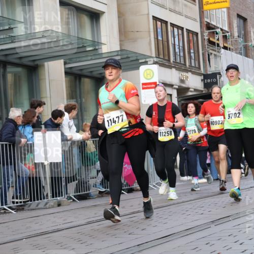 05.10.2025 - 20. swb-Marathon Bremen Strokosch-Dieckow http://msf.ph/oto/9268248 05.10.2025 11:06:52 Ziel 7779, 9180, 9217, 9265, 9334, 9491, 9628, 9702, 9757, 9877, 9890, 9901, 10193, 10286, 10330, 10332, 10371, 10396, 10582, 10632, 10788, 10824, 10836, 10902, 10991, 11122, 11131, 11258, 11329, 11477, 11709, 7779, 9180, 9217, 9265, 9334, 9491, 9628, 9702, 9757, 9877, 9890, 9901, 10193, 10286, 10330, 10332, 10371, 10396, 10582, 10632, 10788, 10824, 10836, 10902, 10991, 11122, 11131, 11709 meine-sportfotos.de