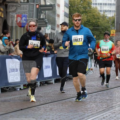 05.10.2025 - 20. swb-Marathon Bremen Strokosch-Dieckow http://msf.ph/oto/9268250 05.10.2025 11:09:21 Ziel 9493, 9649, 9848, 9892, 9945, 10214, 10295, 11037, 11218 meine-sportfotos.de