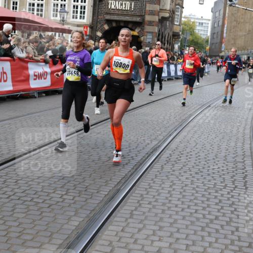 05.10.2025 - 20. swb-Marathon Bremen Yannick Fuchs http://msf.ph/oto/9268273 05.10.2025 10:52:22 Ziel 9196, 9226, 9852, 9955, 10038, 10240, 10438, 10668, 10727, 10900, 10927, 10942, 11128, 11458, 11491, 11641 meine-sportfotos.de