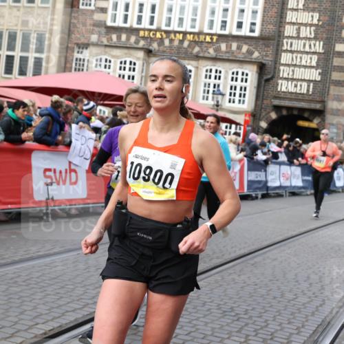 05.10.2025 - 20. swb-Marathon Bremen Yannick Fuchs http://msf.ph/oto/9268336 05.10.2025 10:52:23 Ziel 9196, 9852, 9955, 9987, 10038, 10240, 10438, 10668, 10727, 10900, 10927, 10942, 11128, 11458, 11491, 11641 meine-sportfotos.de