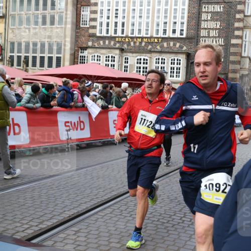 05.10.2025 - 20. swb-Marathon Bremen Yannick Fuchs http://msf.ph/oto/9268410 05.10.2025 10:52:25 Ziel 9852, 9955, 9987, 10038, 10668, 10900, 10927, 10942, 11128, 11458, 11491, 11665 meine-sportfotos.de