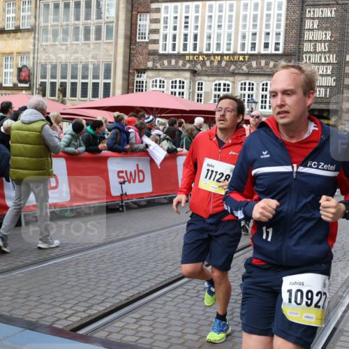 05.10.2025 - 20. swb-Marathon Bremen Yannick Fuchs http://msf.ph/oto/9268428 05.10.2025 10:52:25 Ziel 9852, 9955, 9987, 10038, 10668, 10900, 10927, 10942, 11128, 11458, 11491, 11665 meine-sportfotos.de