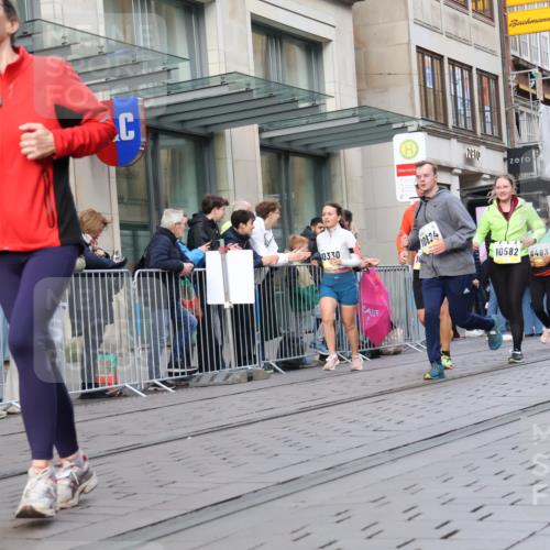 05.10.2025 - 20. swb-Marathon Bremen Strokosch-Dieckow http://msf.ph/oto/9268437 05.10.2025 11:06:57 Ziel 7779, 9180, 9217, 9265, 9334, 9483, 9491, 9628, 9702, 9757, 9877, 9890, 10037, 10160, 10193, 10223, 10286, 10330, 10332, 10371, 10582, 10632, 10737, 10788, 10824, 10836, 10854, 10902, 10991, 11122, 11258, 11262, 11329, 11384, 11477, 11529, 7779, 9180, 9217, 9265, 9334, 9483, 9491, 9628, 9702, 9757, 9877, 9890, 10037, 10160, 10193, 10223, 10286, 10330, 10332, 10371, 10582, 10632, 10737, 10788, 10824, 10836, 10854, 10902, 10991, 11122 meine-sportfotos.de