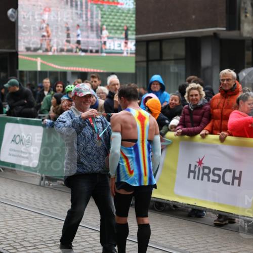 05.10.2025 - 20. swb-Marathon Bremen Yannick Fuchs http://msf.ph/oto/9268497 05.10.2025 12:12:58 Ziel  meine-sportfotos.de