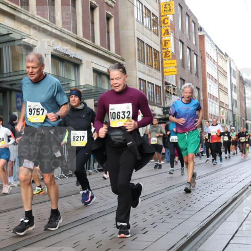 05.10.2025 - 20. swb-Marathon Bremen Strokosch-Dieckow http://msf.ph/oto/9268504 05.10.2025 11:06:59 Ziel 7779, 9180, 9217, 9265, 9334, 9483, 9491, 9628, 9702, 9757, 9780, 9877, 9890, 10037, 10160, 10193, 10223, 10286, 10330, 10332, 10371, 10582, 10632, 10737, 10824, 10836, 10854, 10902, 10991, 11122, 11159, 11258, 11262, 11329, 11384, 11477, 11529, 7779, 9180, 9217, 9265, 9334, 9483, 9491, 9628, 9702, 9757, 9780, 9877, 9890, 10037, 10160, 10193, 10223, 10286, 10330, 10332, 10371, 10582, 10632, 10737, 10824, 10836, 10854, 10902, 10991, 11122, 11159 meine-sportfotos.de