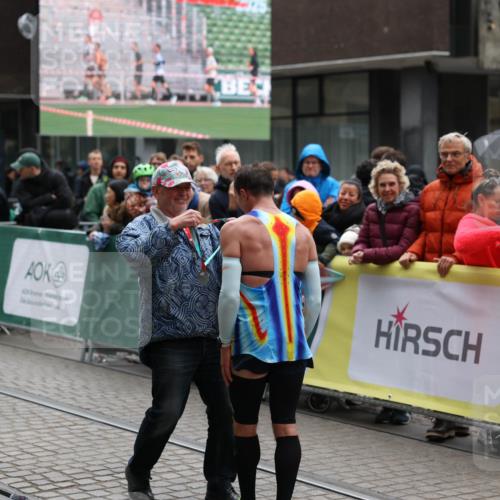 05.10.2025 - 20. swb-Marathon Bremen Yannick Fuchs http://msf.ph/oto/9268506 05.10.2025 12:12:58 Ziel  meine-sportfotos.de